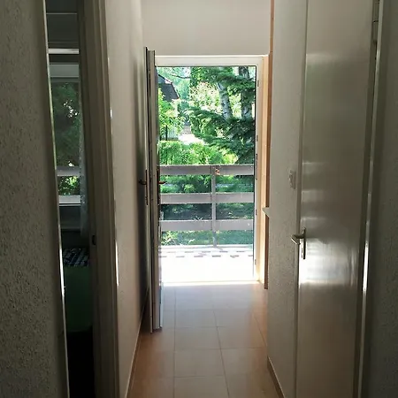 Agi Ii. Apartment *