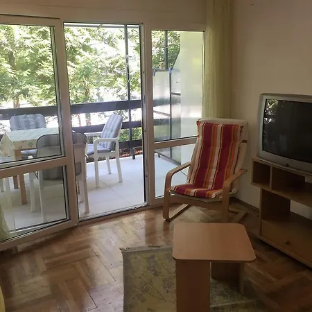 Apartment Agi Ii. *